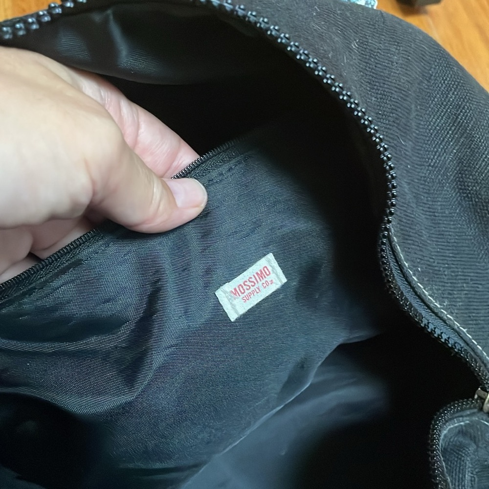 Mossimo Duffle - Picture 4 of 7